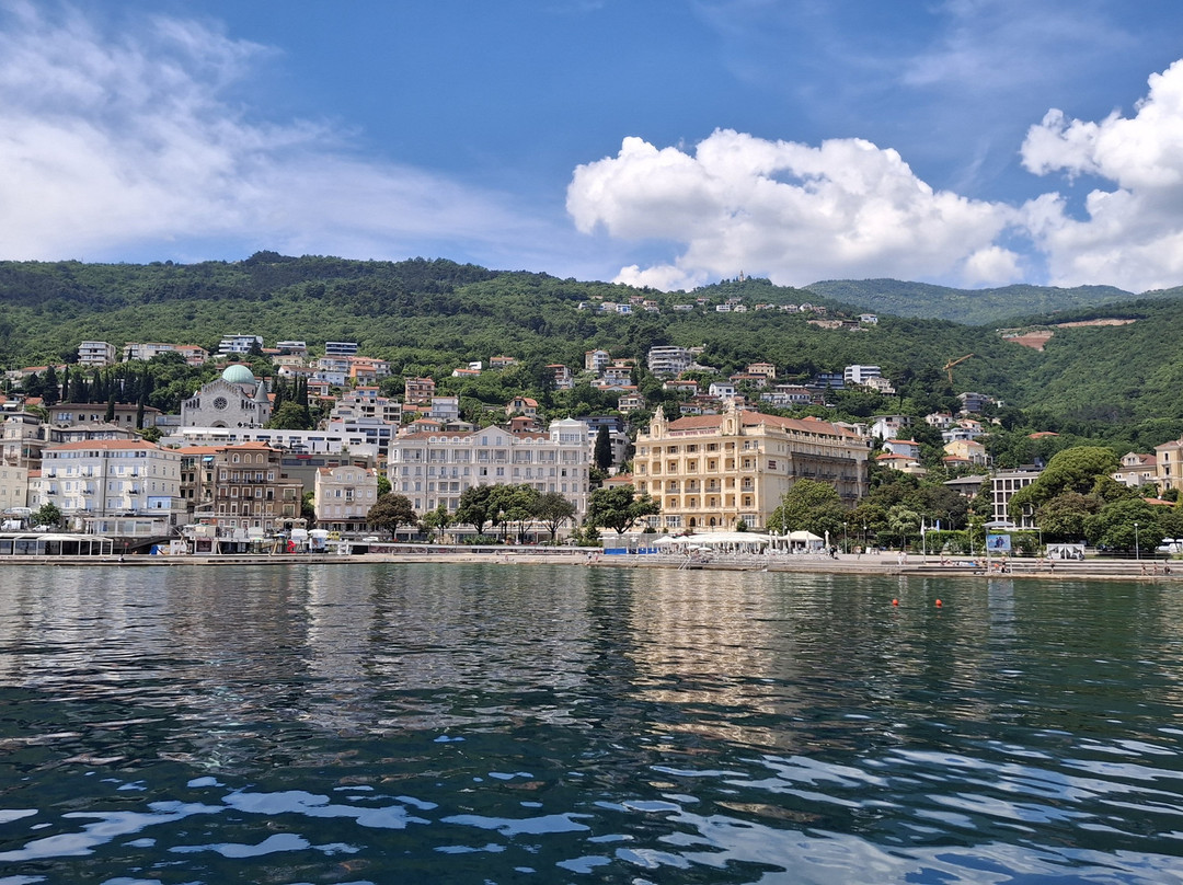 Slatina Beach-欧帕提亚必去景点