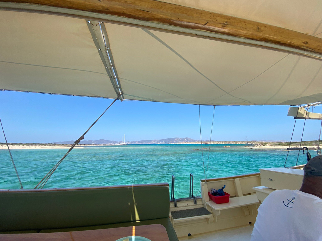 Michael Zeppos - Cruise Boat Day Tours-帕罗斯岛必去景点