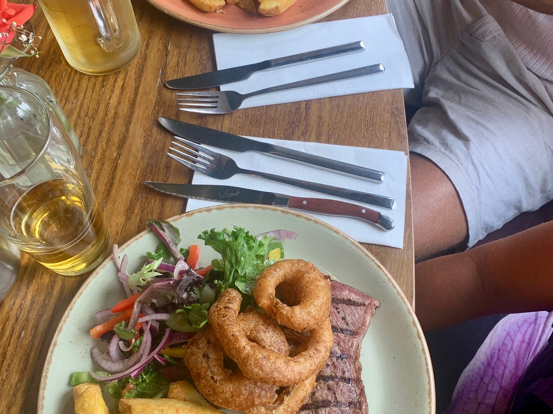 The Manor House Rooms & Pub主图