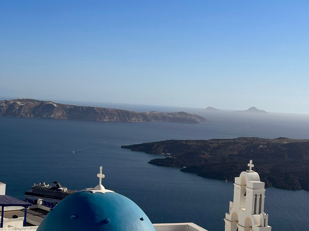 Picturesque Blue Dome Santorini-伊亚必去景点