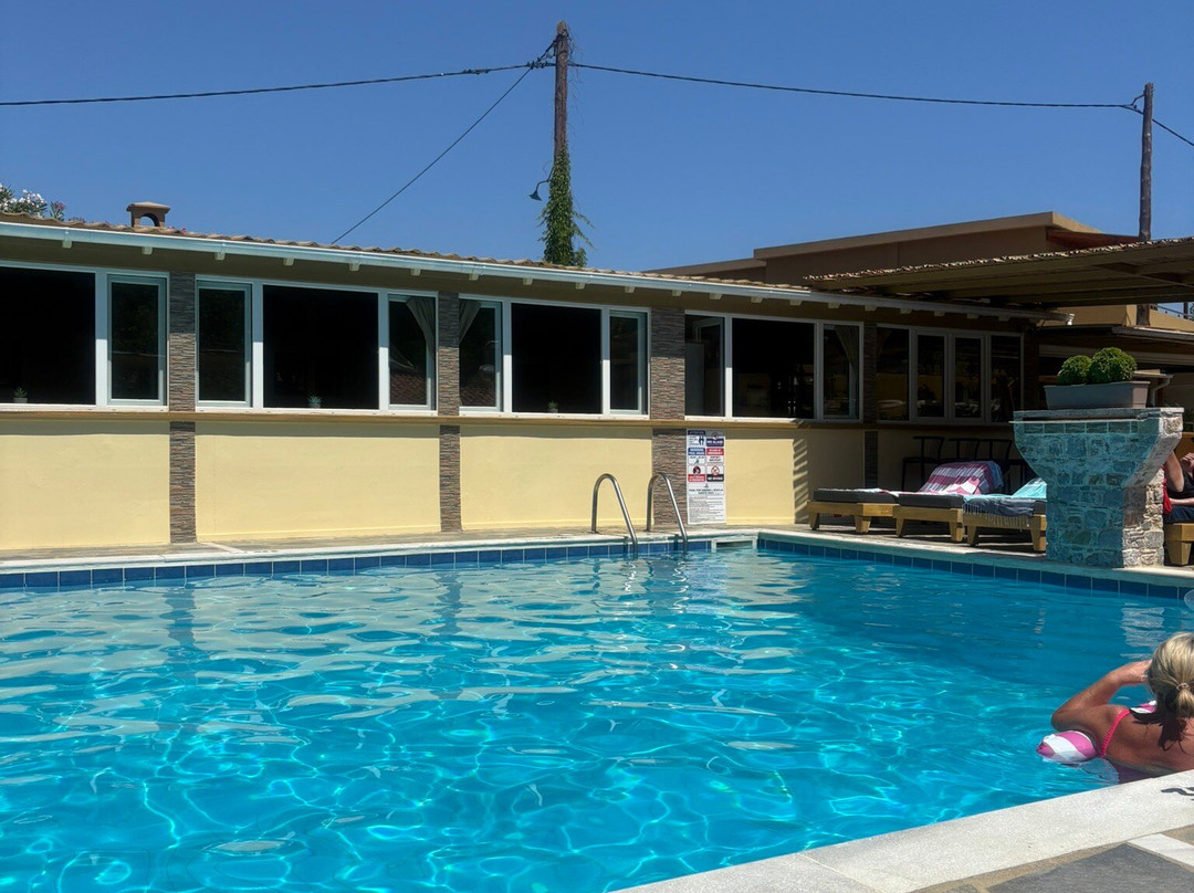 Roulla Studios主图