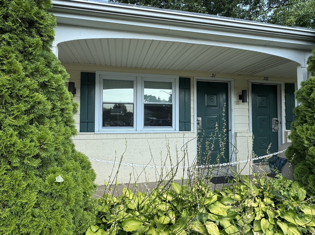 Glass House Inn主图