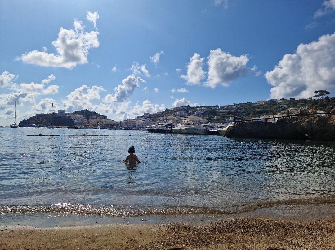 Spiaggia di Giancos-Ponza必去景点