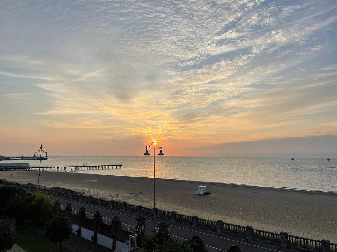 维多利亚酒店主图