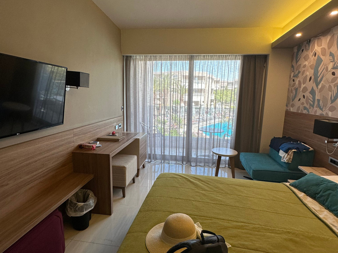 Atrion Resort Hotel主图