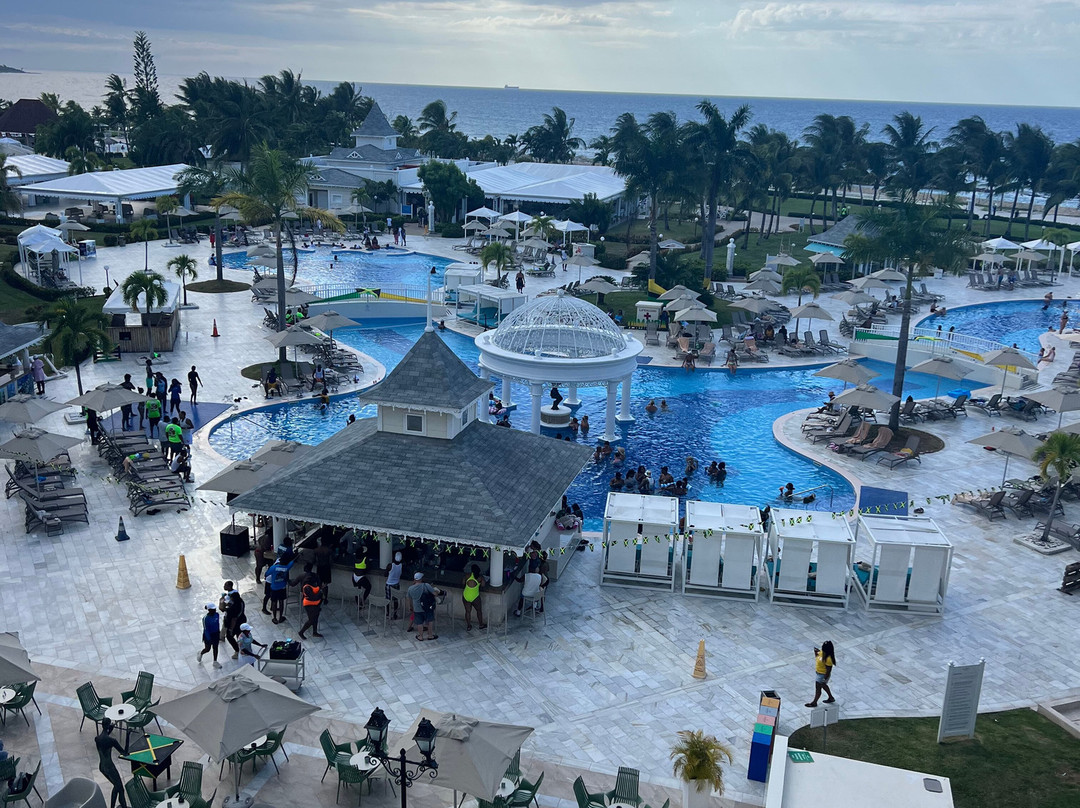 Bahia Principe Luxury Runaway Bay主图