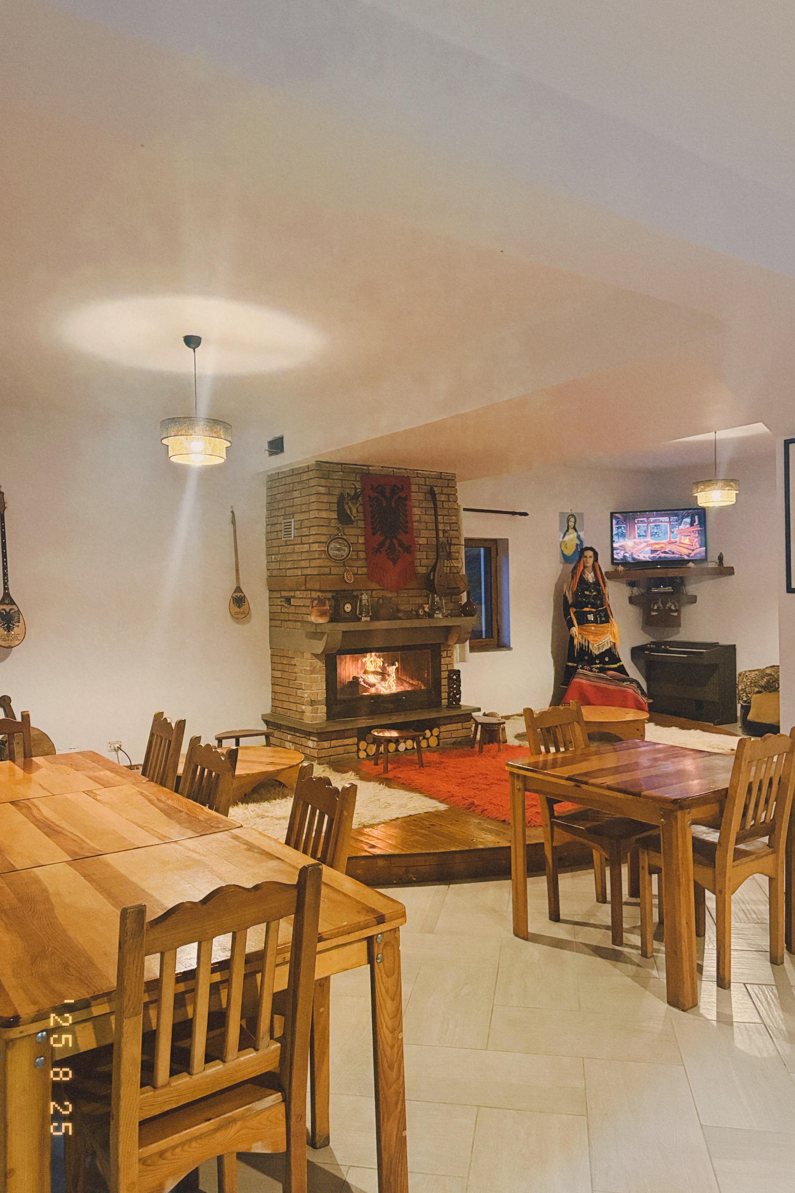 Vellezrit Guri Restaurant/Hotel-餐饮
