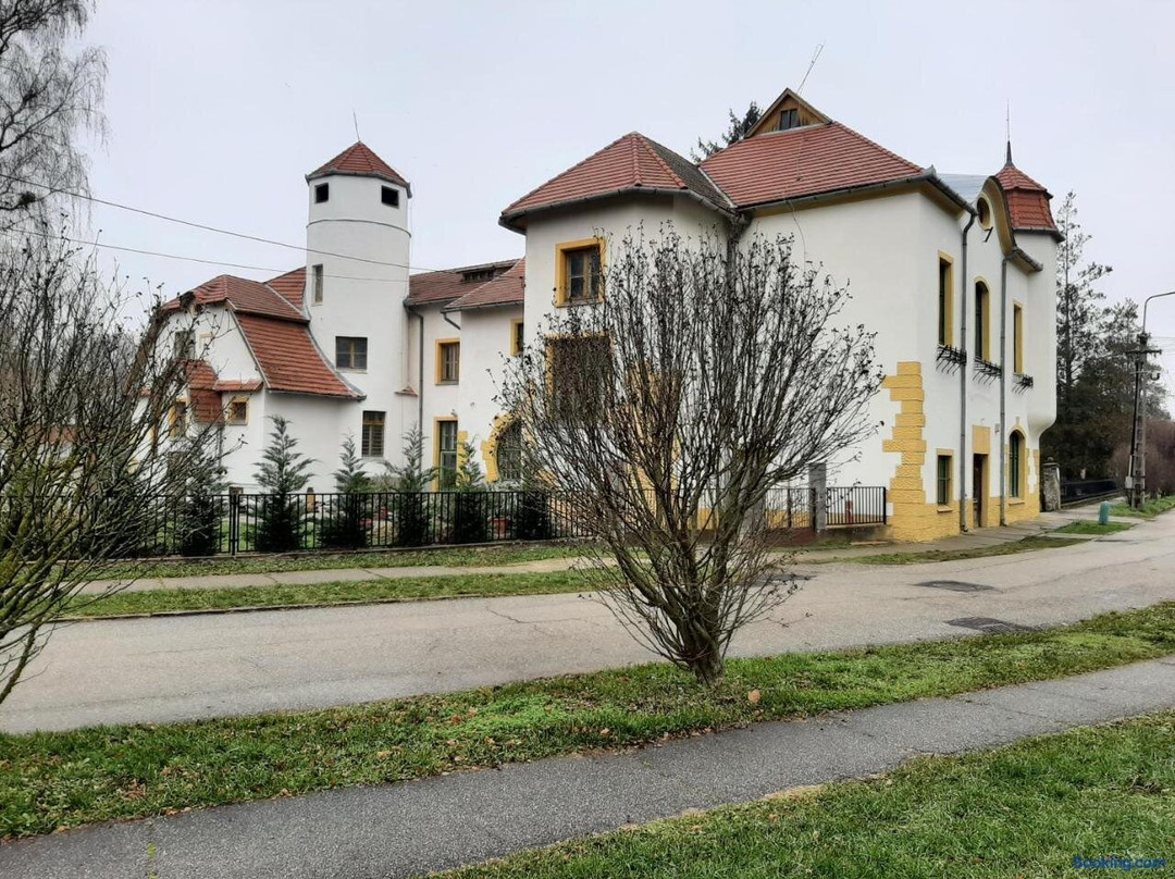 Meller-Kastely Villa