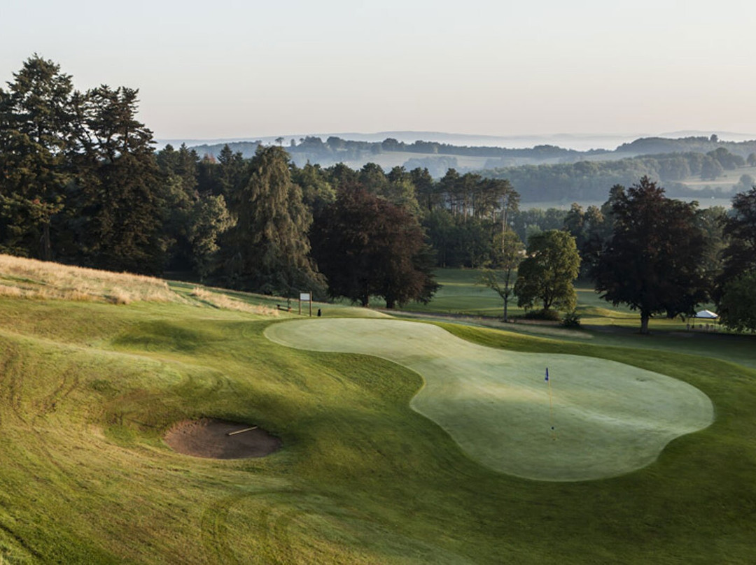 Golf Club du Chateau de Bournel-Cubry必去景点