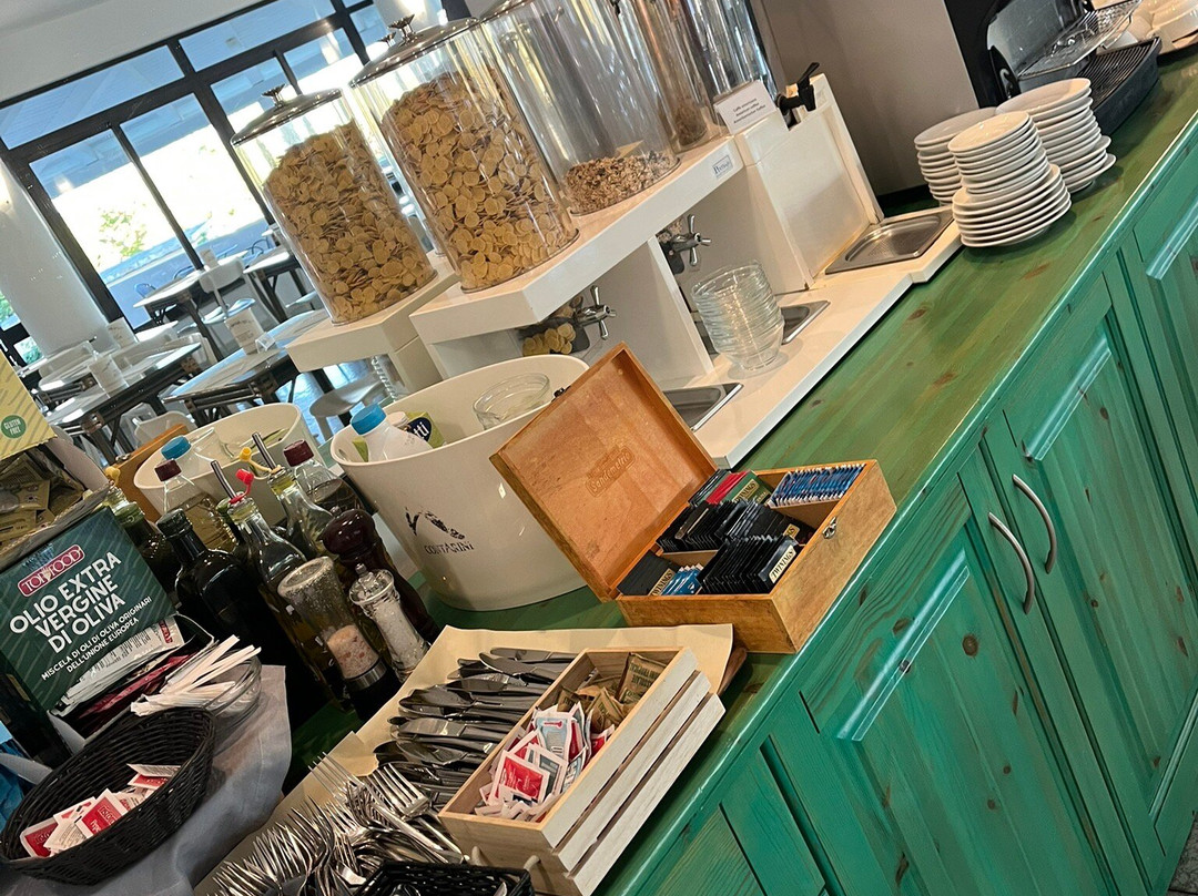 马里内拉酒店主图