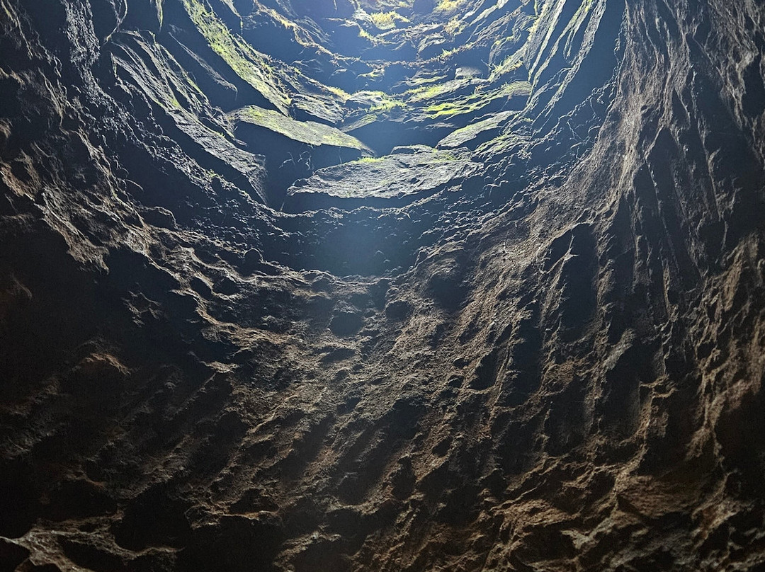 Caves of Hella-海拉必去景点