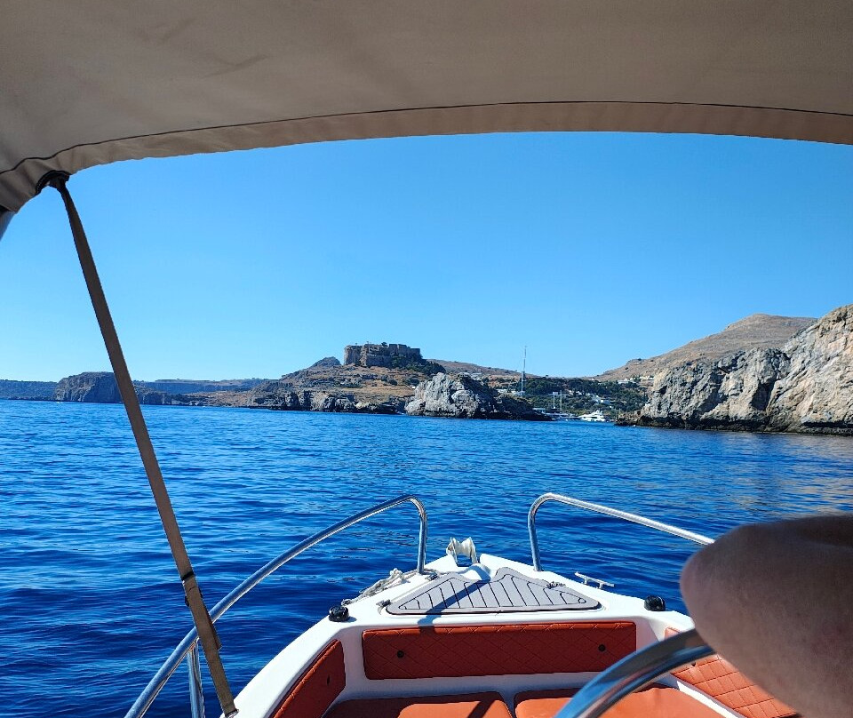 Happy Boats - Haraki Rhodes-Haraki必去景点