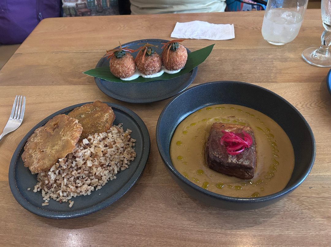 Mompox Café & Bistró