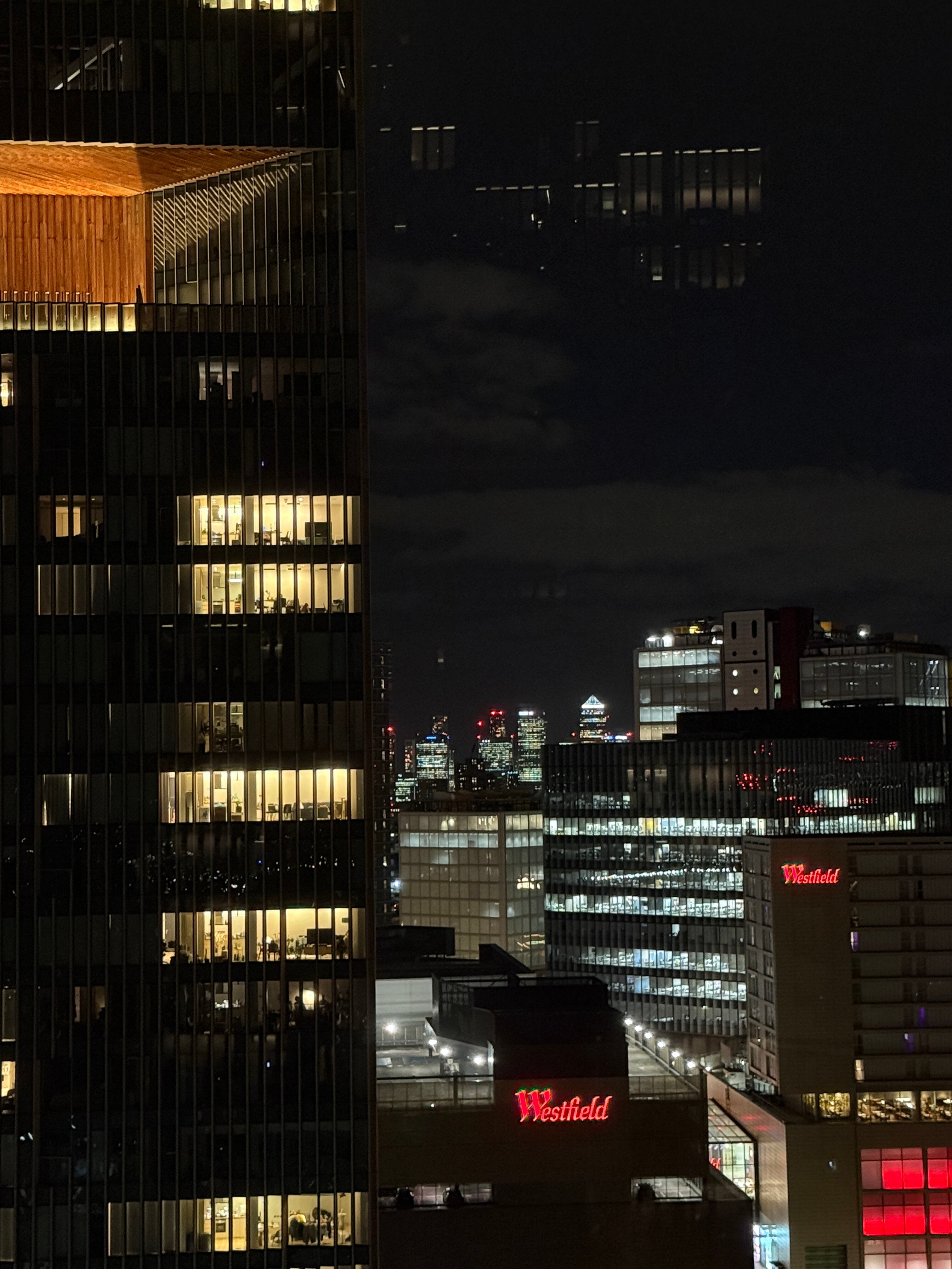 The Gantry London, Curio Collection by Hilton-浴室