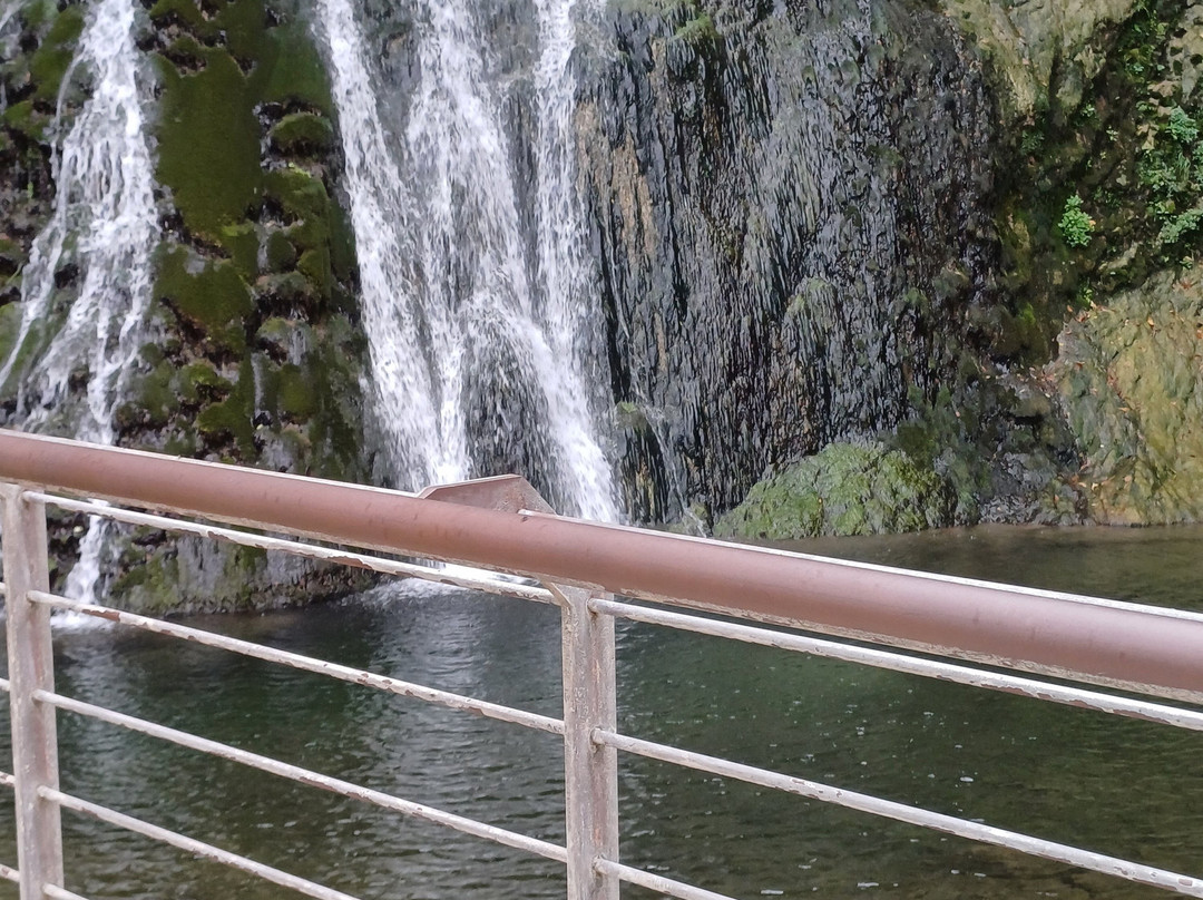 Cascata Vallategna-Asso必去景点