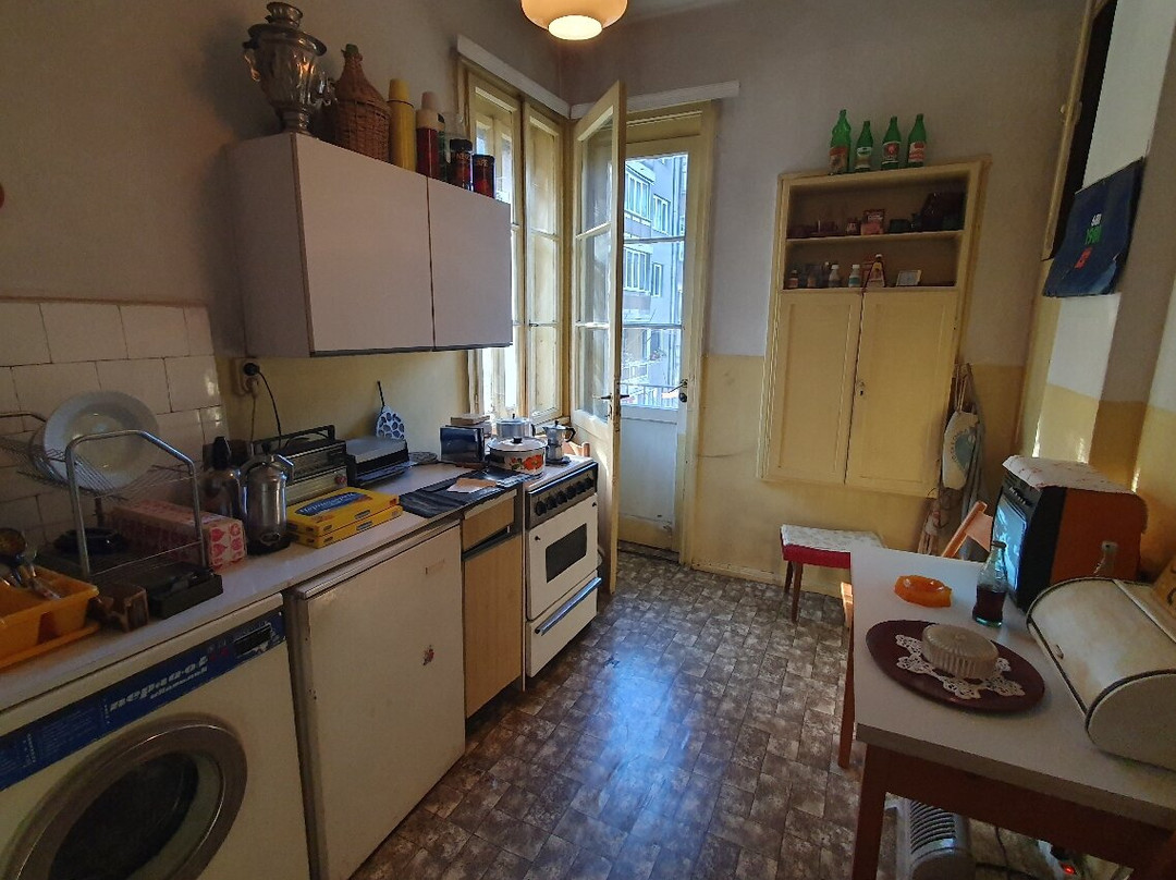 The Red Flat-索非亚必去景点