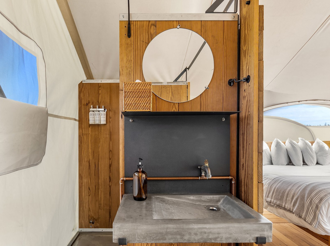 黄石国家公园酒店住宿-黄石帆布酒店