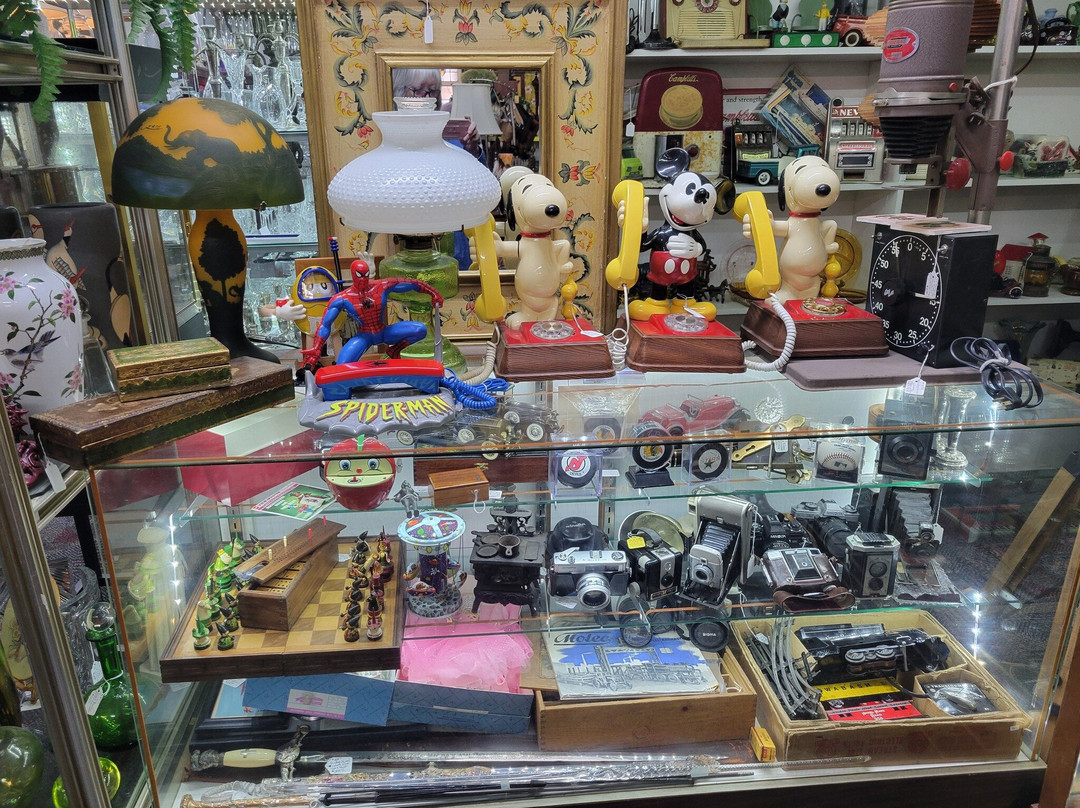 Goldfinger Antiques-Hillsboro必去景点