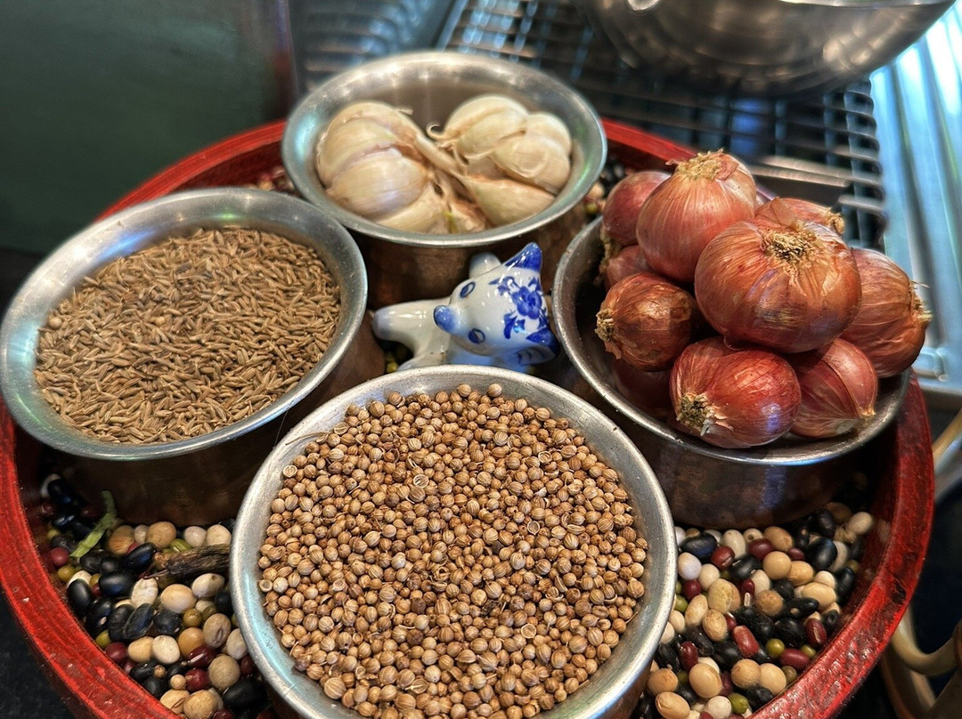 蓝象厨艺学校-Talat Nuea必去景点