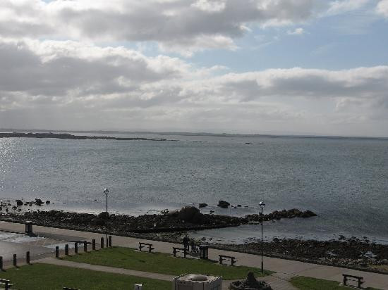 Waterfront Hotel主图