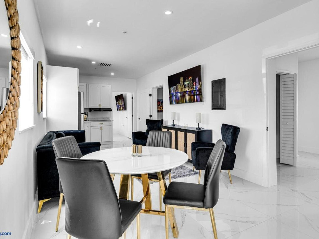 Brand new private apartments with kitchen,keyLargo Tavernier