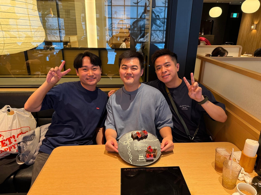 MO-MO-PARADISE Akihabara