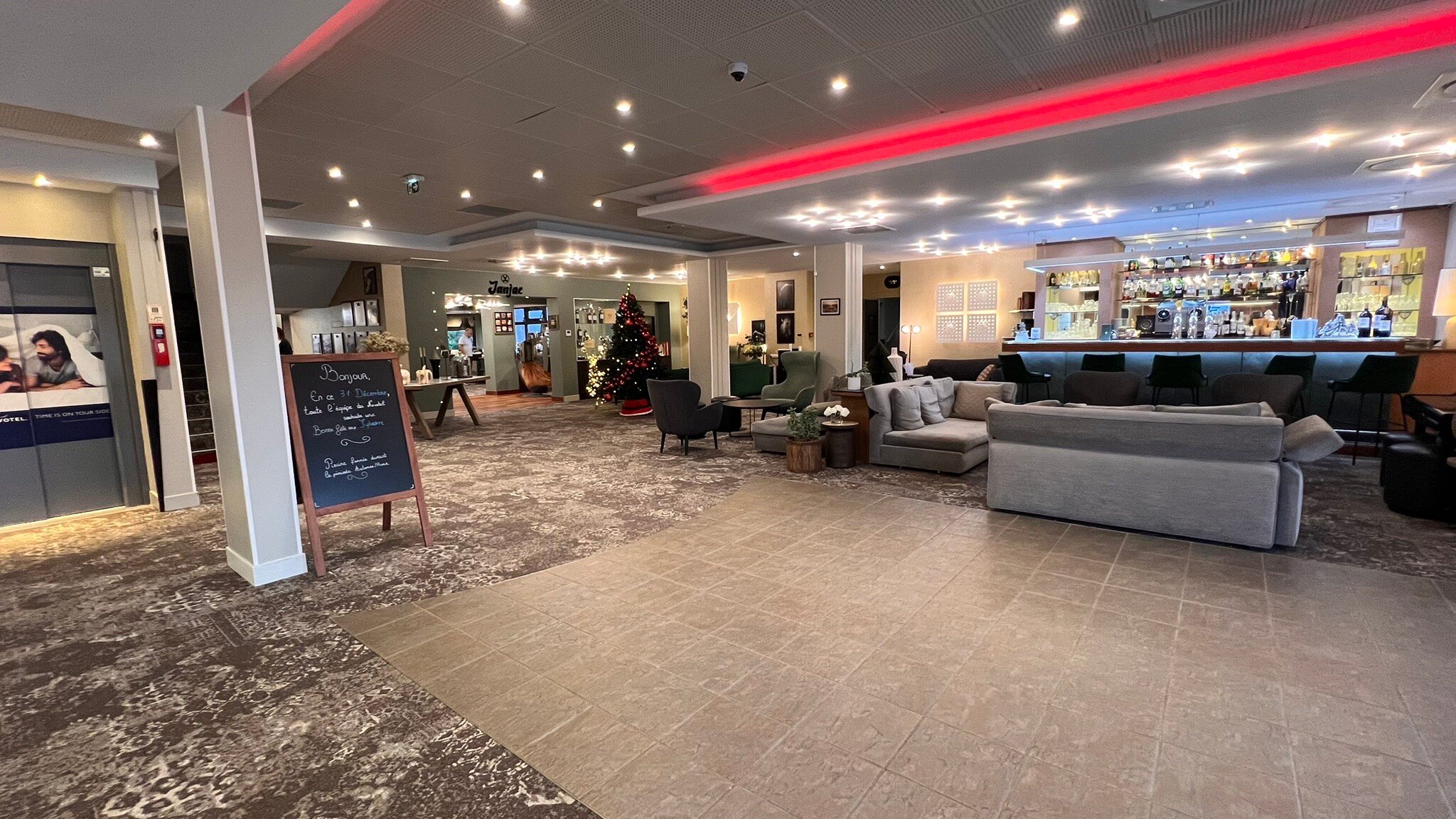 诺沃特巴耶酒店-官方