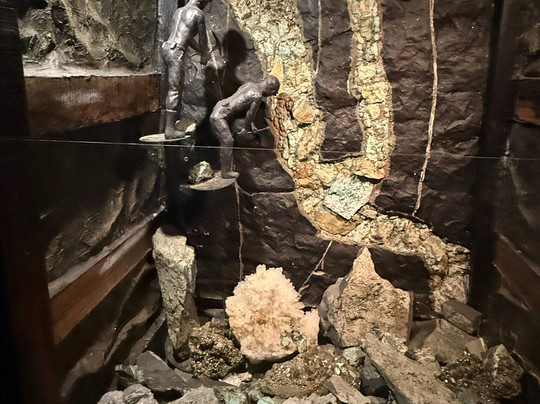 Museo Internacional De La Esmeralda-波哥大必去景点