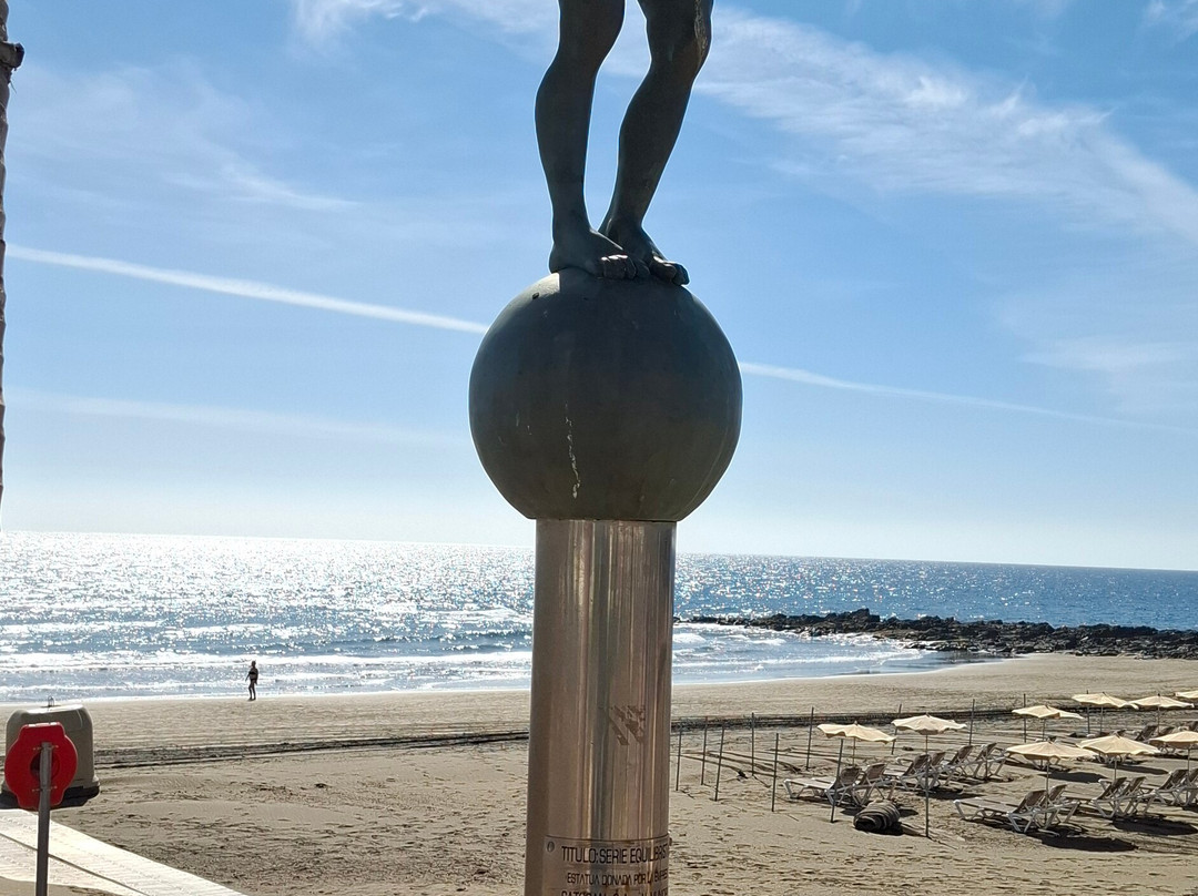 Escultura Serie Equilibrista