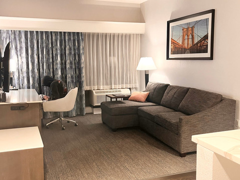 费尔菲尔德汉普顿套房酒店主图