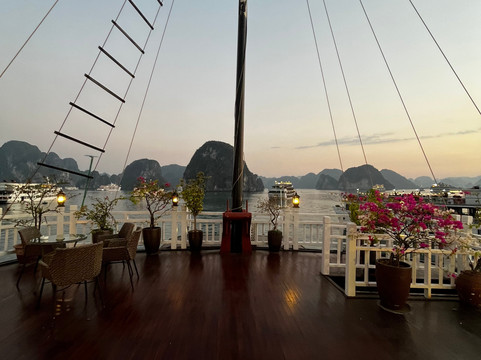 Victory Star Cruise-下龙湾必去景点