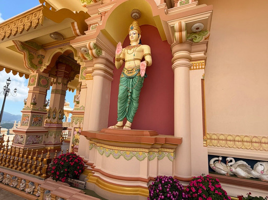 Mahamevnawa Monastery-Kumbalwela必去景点