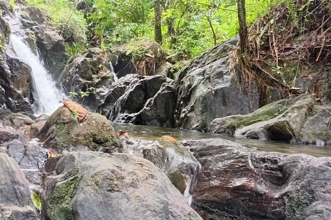 Duwili Ella Waterfall-Balangoda必去景点