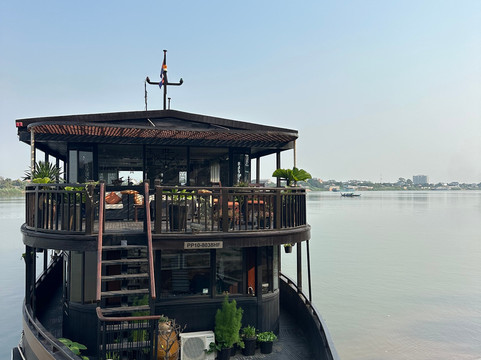 Neang Neakii Cruises-金边必去景点