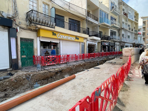 Qawra Point Beach-Bugibba必去景点