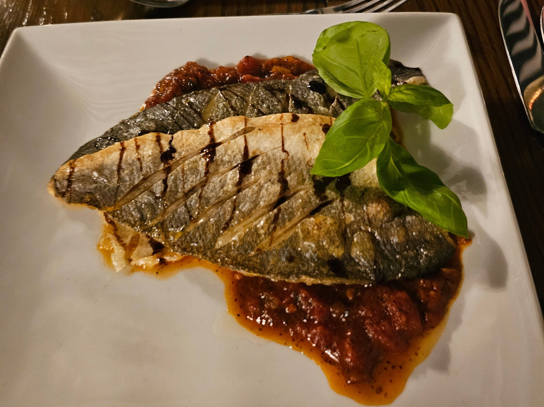 校舍餐厅和酒店主图