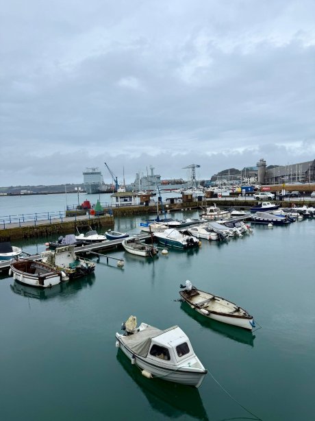 钱洛克宾馆-官方