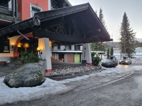 达斯克罗嫩酒店-官方