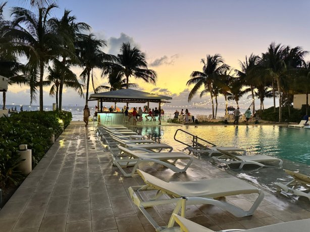 伊兹拉海滨酒店-泳池