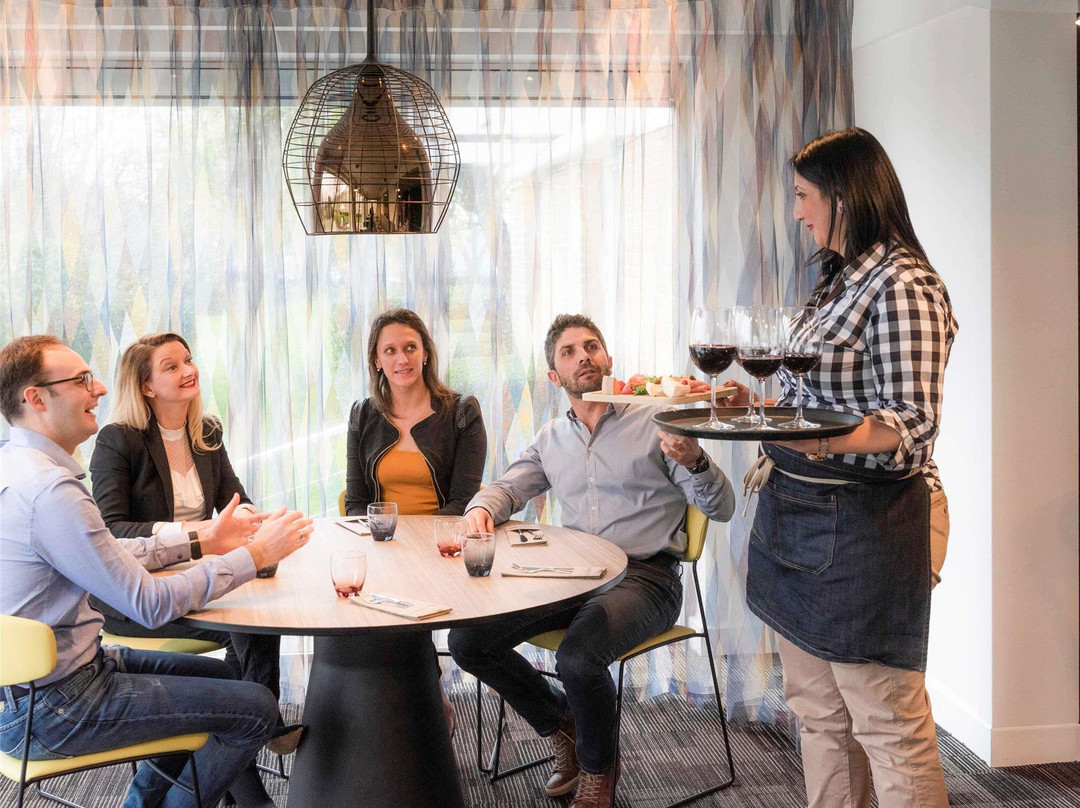 瓦朗谢讷机场诺富特酒店主图