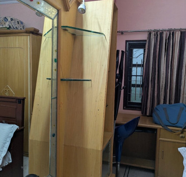 Leo Comforts River Side