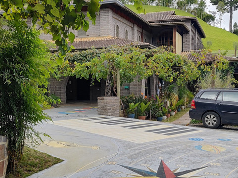 Familia Fardo Vinícola-Quatro Barras必去景点