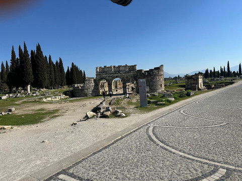 Anatolia Cemetery-巴穆卡丽必去景点