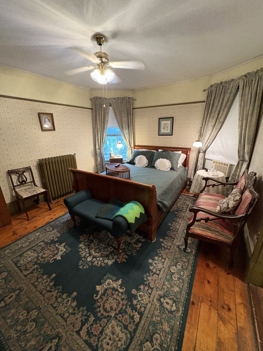 Bentley House-客卧