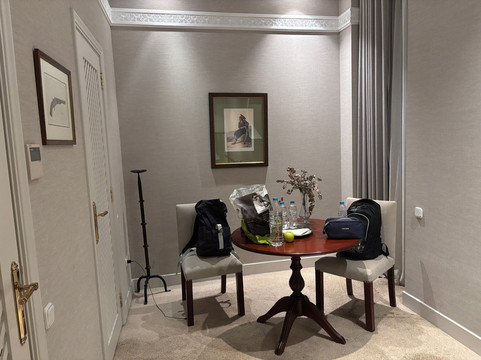 克法拉利套房酒店主图