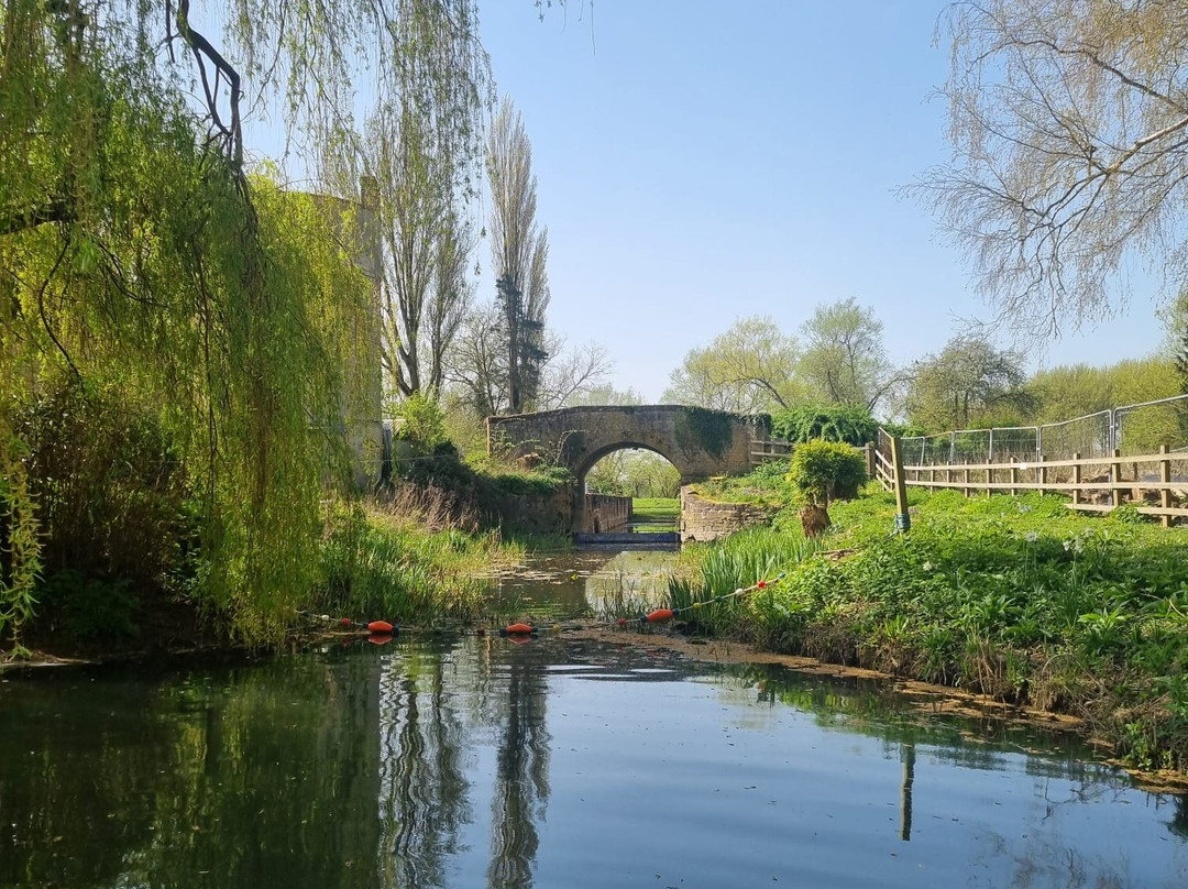 Cotswold Canoe Hire-莱奇莱德必去景点