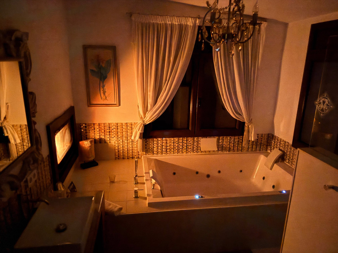 马德雷马尼亚角落酒店 - 限成人主图