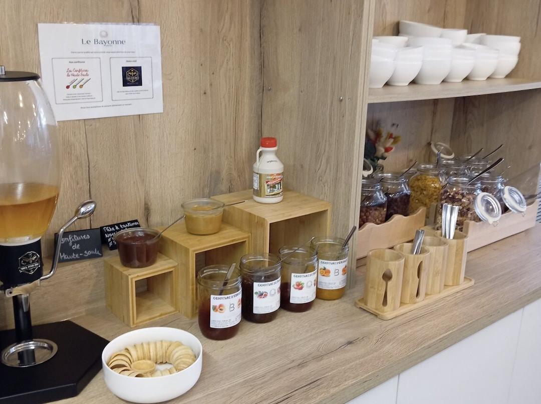 巴约讷酒店主图