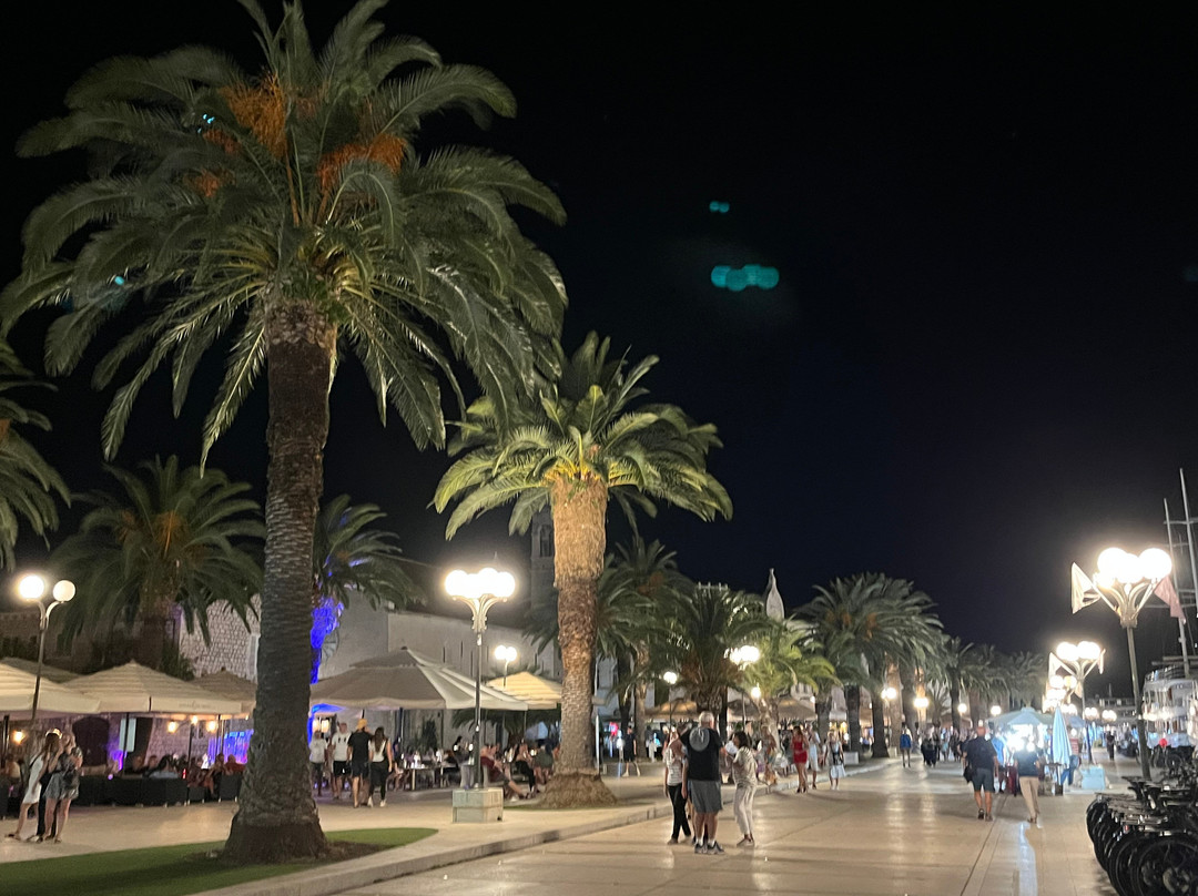 Waterfront Promenade-特罗吉尔必去景点