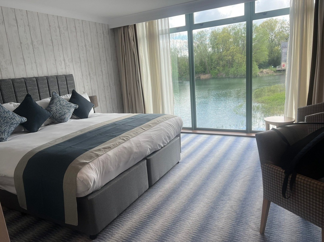 德威尔柯茨窝尔山水上乐园酒店主图